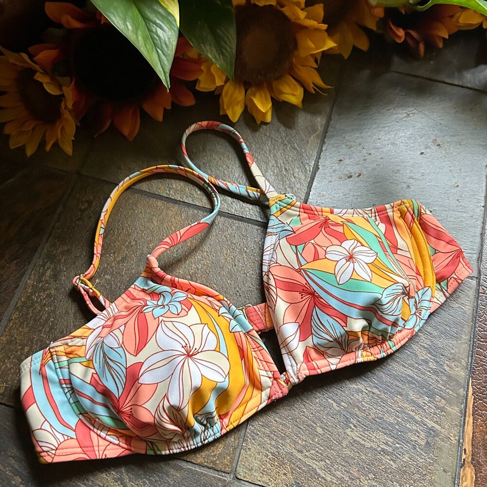 Xhilaration Hawaiian Print Underwire Bikini Top